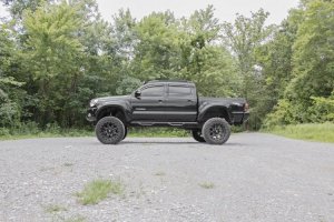 Toyota Tacoma Suspension Lift Kit - Rough Country - Vertex - '05-'15